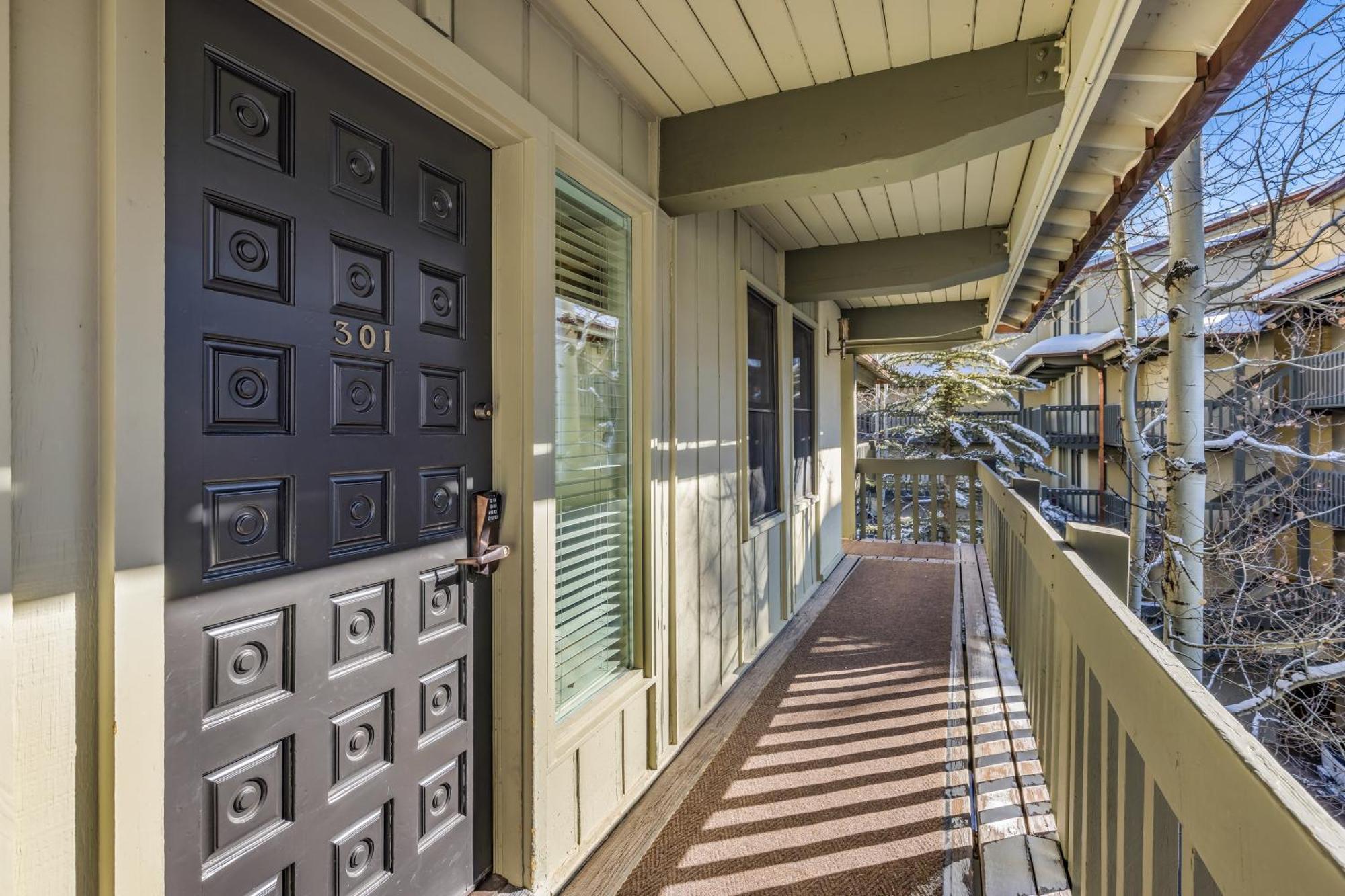 Interlude Condominiums 3-Bedroom Unit 301 Snowmass Village Exterior photo